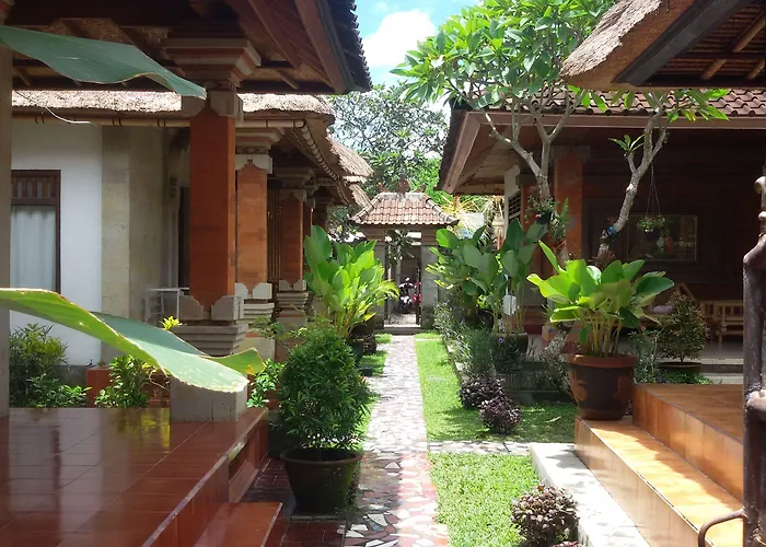Nyoman Warta