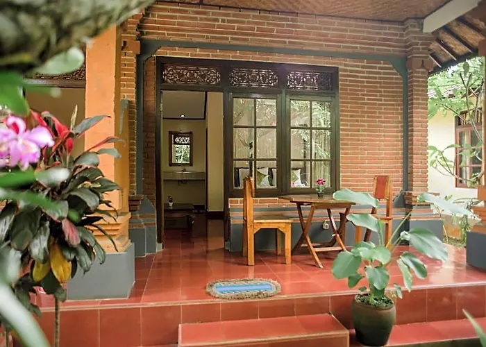Nyoman Warta