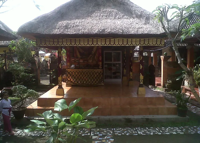 Pensión Nyoman Warta *